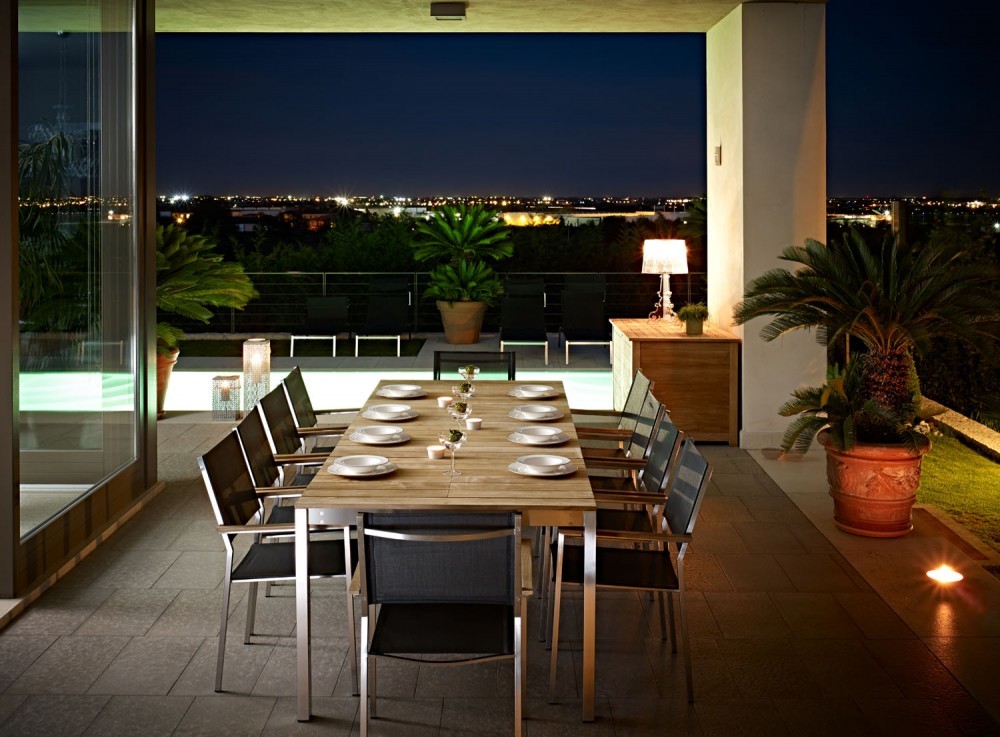 ambientate STACKING DINING CHAIR WITH ARMS REF. 402